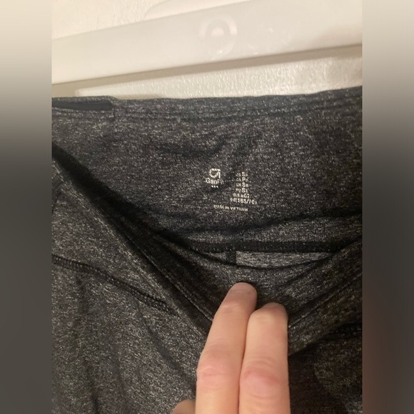 Gapfit grayish leggings in size small - Picture 2 of 4